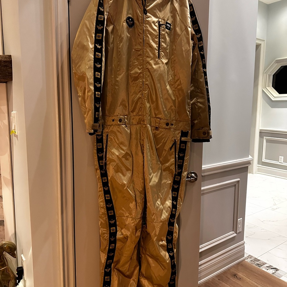 686 Gold and Black Performance Ski Jacket